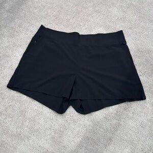 Athleta Brooklyn short black size 20